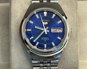Vintage Seiko 5 Day/Date Automatic Mens Wrist Watch