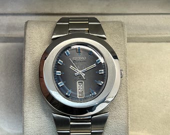 Vintage Seiko 5 Day/Date Automatic Mens Wrist Watch