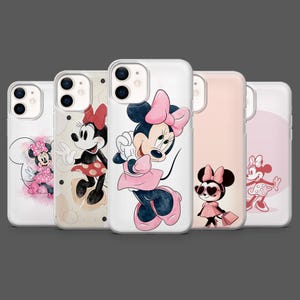 Könnte beinhalten: Eine Sammlung von fünf Handyhüllen mit Minnie Mouse-Designs. Jede Hülle zeigt eine andere Illustration von Minnie Mouse in verschiedenen Posen und Outfits, mit einer Farbpalette aus Rosa, Schwarz und Weiß. Die Hüllen sind für ein Smartphone konzipiert.