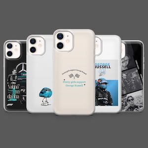 Può includere: Una collezione di cinque custodie per iPhone con vari design. Una custodia presenta un pilota di Formula 1 con il testo "Yabba Do! dabba". Un'altra custodia ha un casco dei cartoni animati. Una terza custodia mostra il testo "Pretty girls support George Russell". La quarta custodia ha una foto di un pilota con il numero 63.