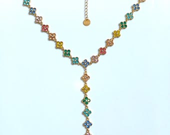 Collier princesse Y  multicolore arc-en-ciel scintillant . Collier trèfles Y doré ou argenté acier inoxydable  | Bjou femme - Idée cadeau