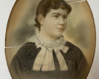 Portrait ovale de Mary McMullen du début du XIXe siècle - 19 x 14 po.