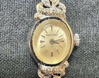 Waltham Swiss 17 Jewels Ladies Delicate Stainless Steel Analog Watch - Vintage
