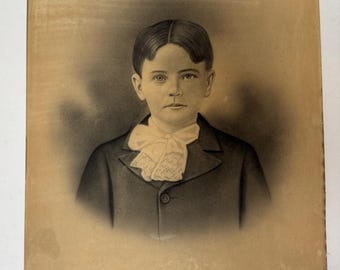 Portrait photo ancien de garçon victorien aux tons sépia, grand 60 x 40 cm - Sans cadre