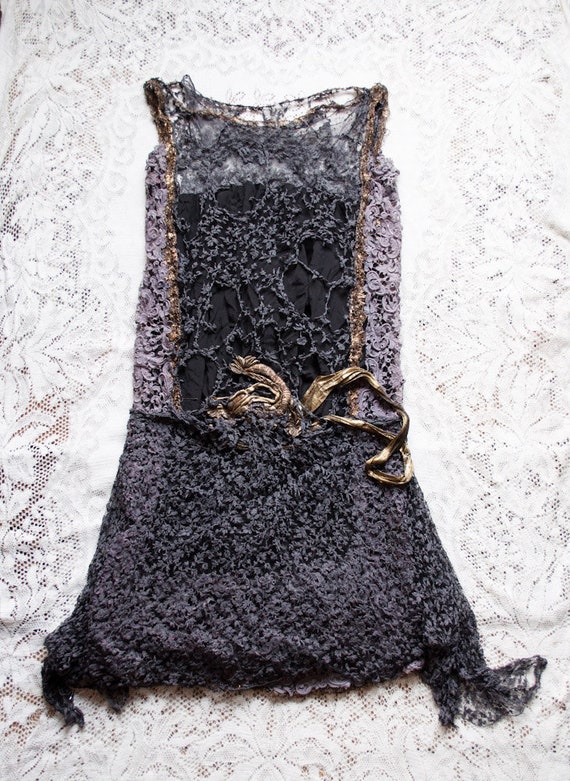 divine 20's lace dress hybrid