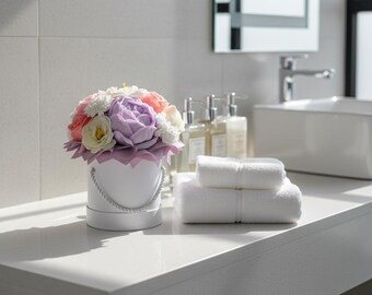 Caixa de Flores de Sabonete com Rosas e Peônias em Tons Pastel - Buquê Elegante para Decoração de Presente - Caixa de Flores Artesanal