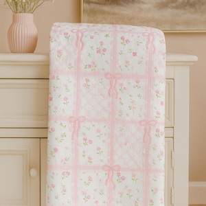Pretty pink bow blanket