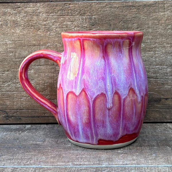 Ręcznie robiony ceramiczny kubek – toczony na kole garncarskim ~ ręcznie szkliwiony w odcieniach różu i fioletu ~ Kubek wiosenny ~ 16 uncji ~ KlynnsArt