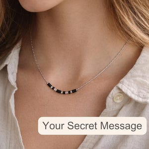 Sierlijke morsecodeketting, gepersonaliseerde sieraden, jubileumcadeau voor haar