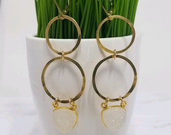 Pendientes de aro relleno de oro y druzy