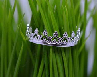 Sterling Silver Crown Ring - Dainty Princess Tiara Ring, Handmade Royal Jewelry, Stackable Silver Ring, Gift for Her, Queen Ring