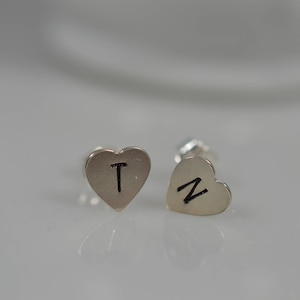 Brincos de prata esterlina com iniciais (par) - Brincos de pino/pino de letra de prata personalizados