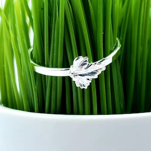 Sterling Silver Tiny Leaf Ring