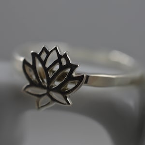 Lotus Flower Ring in Sterling Silver - 925 Lotus Ring