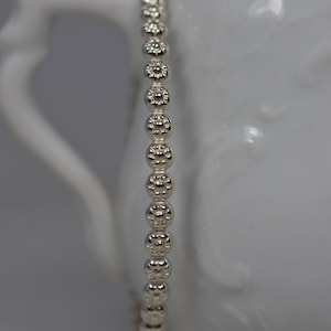 Daisy Flower Bangle Bracelet in Sterling Silver - 925 Silver Stacking Bracelet / Floral Eternity Stack Bangle