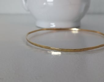 14k Gold Skinny Hammered Bangle Bracelet - SOLID GOLD