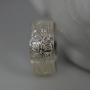 Breiter Sterling Silber Ring mit Blumenmuster