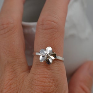 Flower Ring in Sterling Silver / 925 Floral Stacking/Stack Ring / Nature image 3