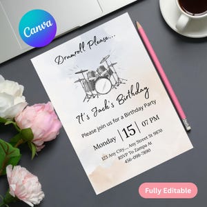 Puede incluir: Un juego de tres cuencos de cerámica anidados en tonos azules, verdes y blancos. Los cuencos presentan un esmalte moteado y un diseño sencillo y moderno. El cuenco más grande mide unos 15 cm de diámetro.