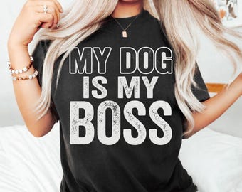 PNG 私の犬は私のボスです 面白い犬の引用 PNG 犬好きのデザイン 面白いペットの引用 デジタルダウンロード ビンテージ犬のタイポグラフィ PNG
