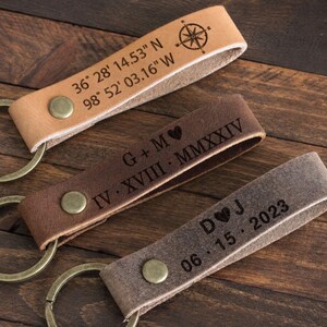 Personalized Leather Keychain – Custom Name or Initials
