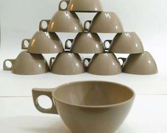 12 brown Melmac cups, dinnerware