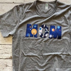 Mama-Shirt, Weltraum-Familien-Shirt, Papa-Shirt, Papa-T-Shirt, Mama-T-Shirt, Damen-T-Shirt, Damenkleidung, Weltraum-Shirt, Weltraum-Party-Shirt, Familien-T-Shirt Bild 2
