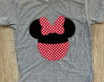 Koszulka z Myszką Minnie gotowa do wysyłki, rozmiar 10, dziewczęca, strój na wakacje Disney, śliczna koszulka z Myszką Minnie w czerwone i białe kropki dla dziewczynek w sprzedaży