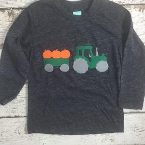 Koszulka z traktorem i dyniami, koszulka z traktorem, jesienne żniwa, inspirowana Halloween, jedyna w swoim rodzaju koszulka dla dzieci, koszulka do zbierania dyni