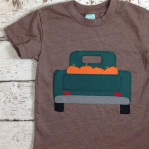 Herbsternte Halloween inspirierte Kinder-Shirt ein eines Art Kinder-t-shirt abholen LKW-Kürbis-Sammel-Shirt jeden Alters