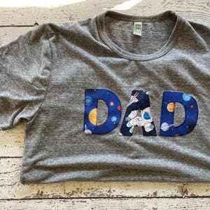 Mama-Shirt, Weltraum-Familien-Shirt, Papa-Shirt, Papa-T-Shirt, Mama-T-Shirt, Damen-T-Shirt, Damenkleidung, Weltraum-Shirt, Weltraum-Party-Shirt, Familien-T-Shirt Bild 4