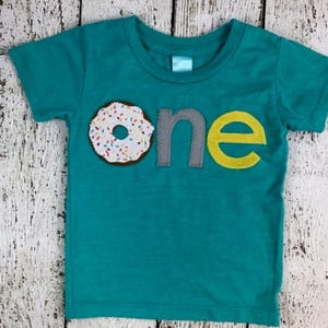 Donut shirt, Donut party, donut birthday shirt, sprinkles, children&#39;s birthday shirt, birthday outfit, donut worry be happy, boys shirt