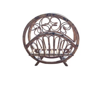 Revistero de ratán vintage MCM, bambú quemado, estilo bohemio, con soporte circular para discos, 16,5 pulgadas.