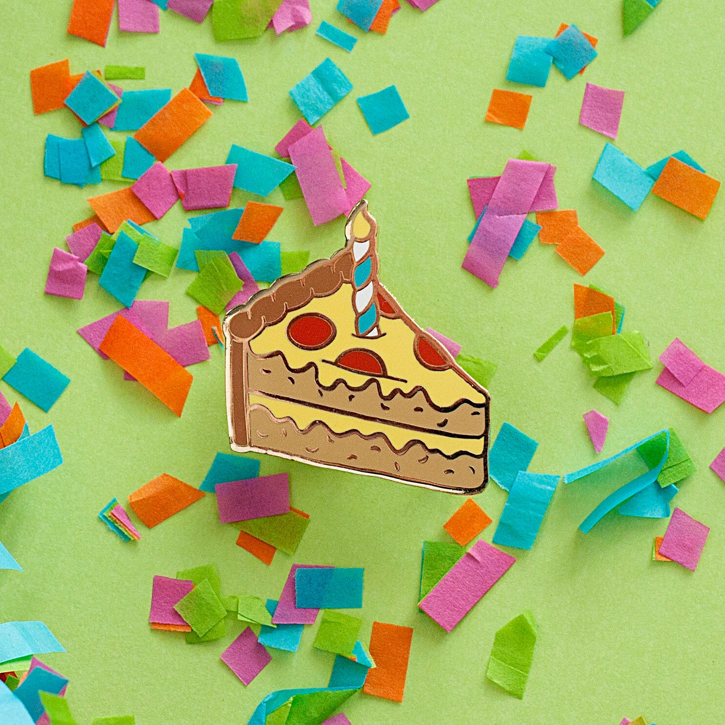 BRIGHT ENAMEL PIN BY LUXCUPS CREATIVE PIZZA CAKE 
