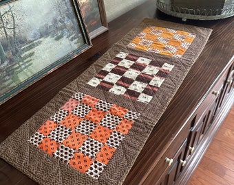 Antique Cheddar Table Runner