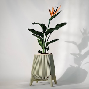 NEW - Standing Pot Planter - Freya Decor
