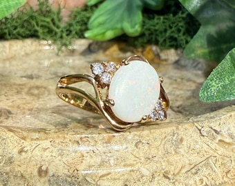 Natural Opal & Cubic Zirconia Vintage Gold Tone Solitaire Ring Size US 6