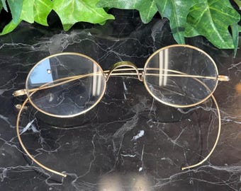 Gafas con montura de alambre chapada en oro antiguo