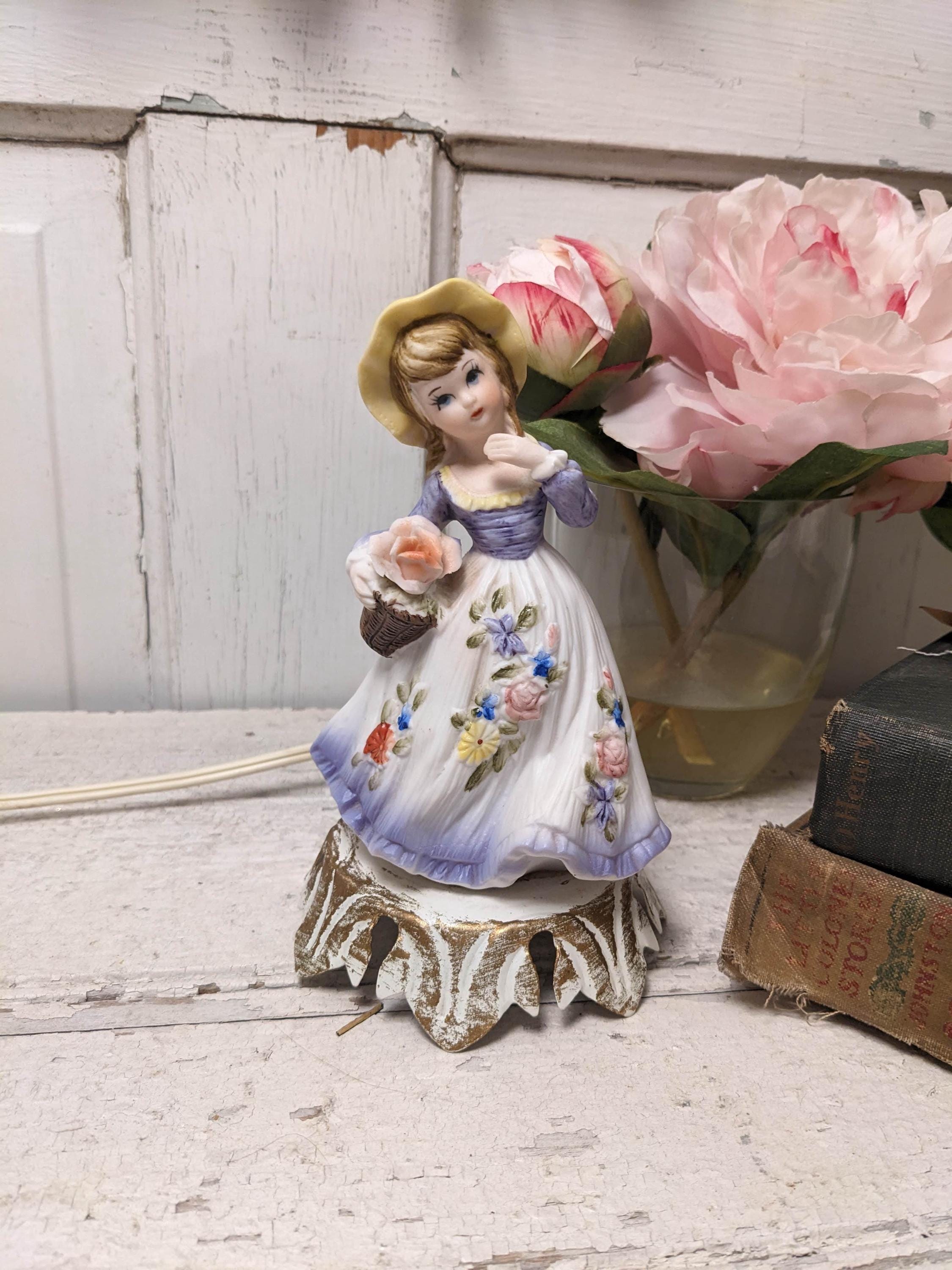 Aladdin Giftware Lamp - 60+ Gift Ideas for 2026