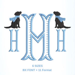 Könnte beinhalten: Gesticktes Design mit einem hellblauen Buchstaben "M" und zwei "H" Buchstaben. Zwei schwarze Hunde mit blauen Schals befinden sich über den Buchstaben. Der Text "6 GRÖSSEN" und "BX FONT + 11 Format" befindet sich unten.