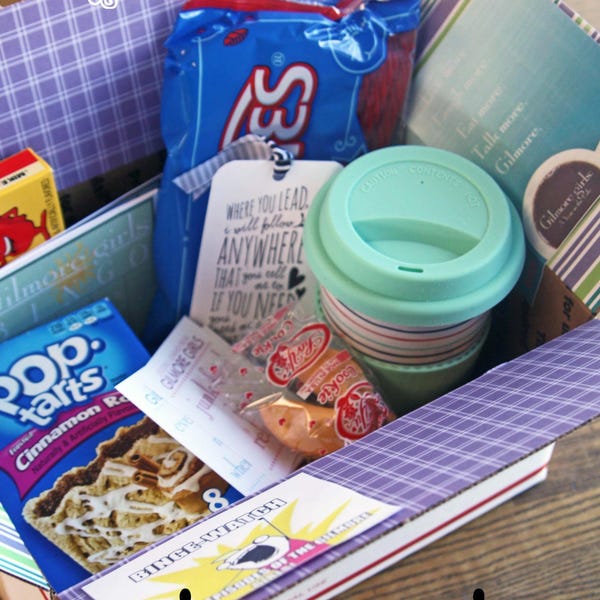 Stars Hollow-GG fan-themed box! Coffee, Small-Town Quirks, and I smell snow mystery box.