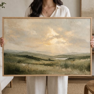 Cuadro grande enmarcado de paisaje rústico, colinas en verde salvia neutro, decoración de pared minimalista moderna de naturaleza, lienzo sereno de campo para sala de estar.