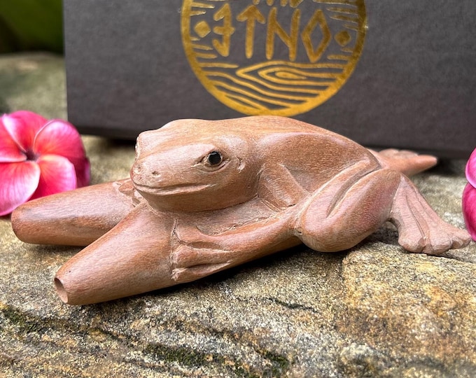 Kuripe "Kambo Frog" Carved from single wooden block high quality carving of Sawo wood.
