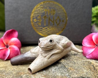 Kuripe "Small Kambo Frog" Carved from single wooden block high quality carving of Two Tone wood.