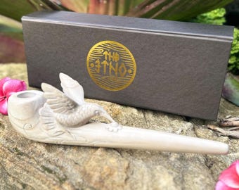 Smoking tobacco pipe “Hummingbird Fly” carved from single wooden block high quality carving durable Solid Crocodile Wood.