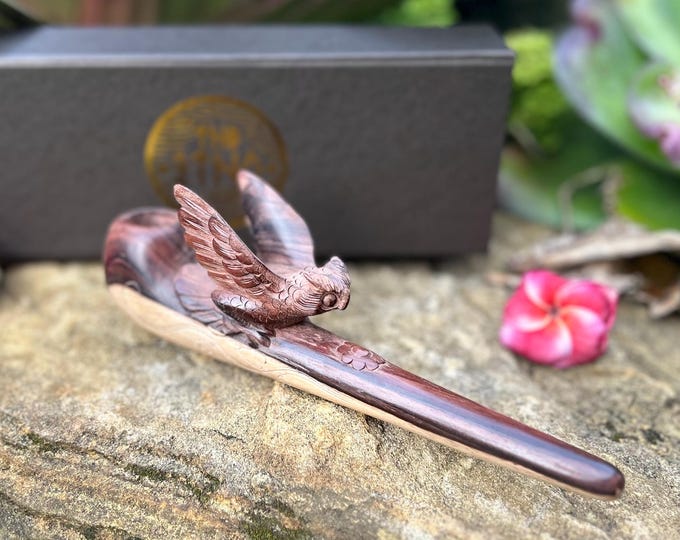 Smoking tobacco pipe “Owl Fly” carved from single wooden block carving durable Solid Two Tone Wood.