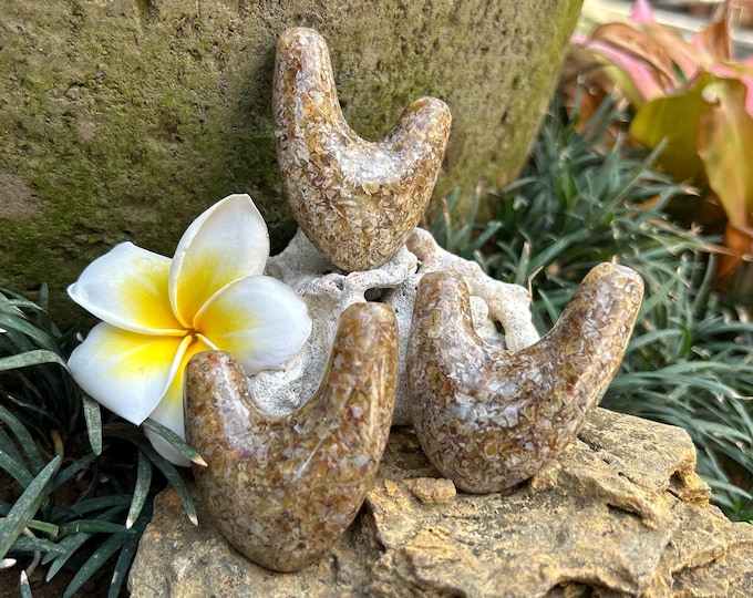 Honey Crystal Stone Kuripe warm light and shine energy. Handcrafted ethnic traditional kuripe.