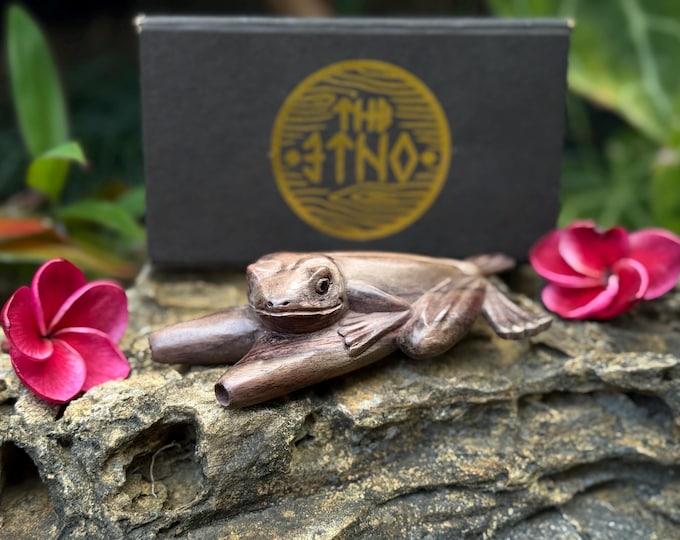 Kuripe "Kambo Frog" Carved from Single Wooden Block High Quality Carving of Dark Wood.