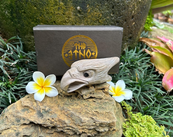 Kuripe "Eagle Head" Carved from single wooden block high quality carving of Dark Waru wood.