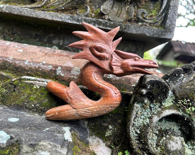 Carved Flying Dragon Kuripe from single wooden block high quality carving sawo durable wood.